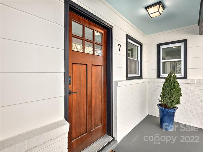 Property image 2 at 7 Sourwood Lane, Asheville, NC 28805