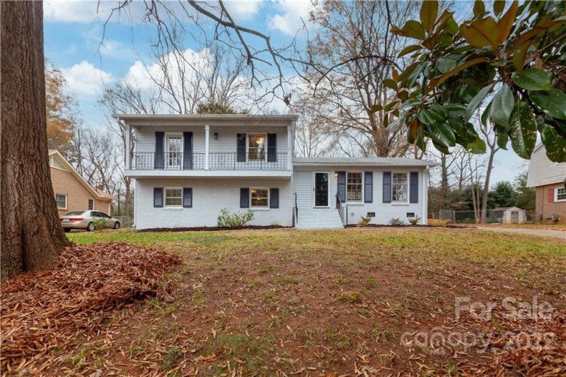 Property image 3 at 4801 Easthaven Drive, Charlotte, NC 28212