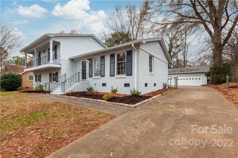 Property image 4 at 4801 Easthaven Drive, Charlotte, NC 28212