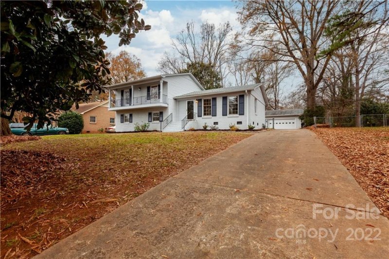 Property image 5 at 4801 Easthaven Drive, Charlotte, NC 28212