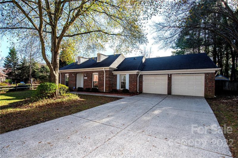 Property image 2 at 6311 English Elm Court, Charlotte, NC 28277