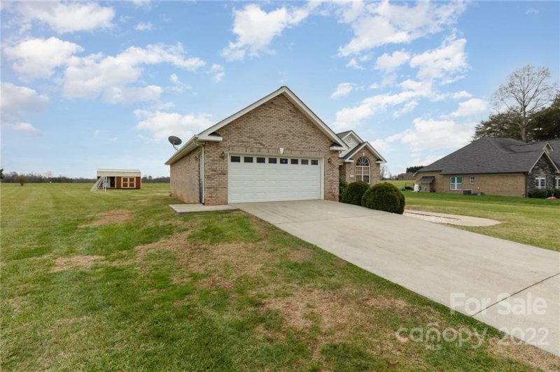 Property image 3 at 3429 Sweet Gum Drive, Lincolnton, NC 28092