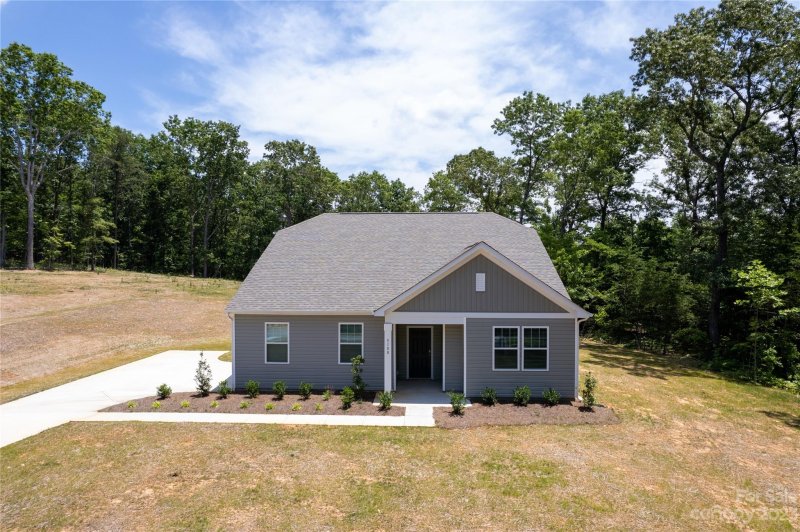 Property image 2 at 5100 Kings Pinnacle Drive, Kings Mountain, NC 28086