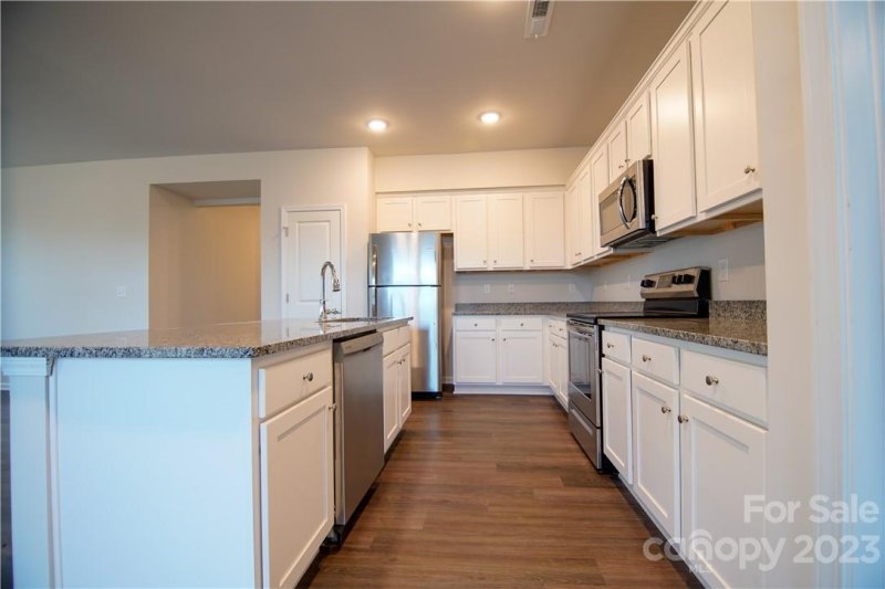 Property image 5 at 5100 Kings Pinnacle Drive, Kings Mountain, NC 28086