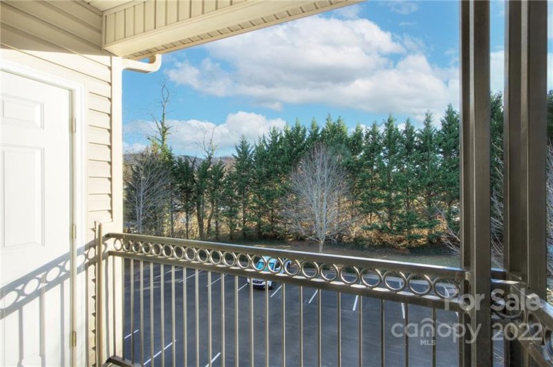 Property image 4 at 738 Appeldoorn Circle, Asheville, NC 28803