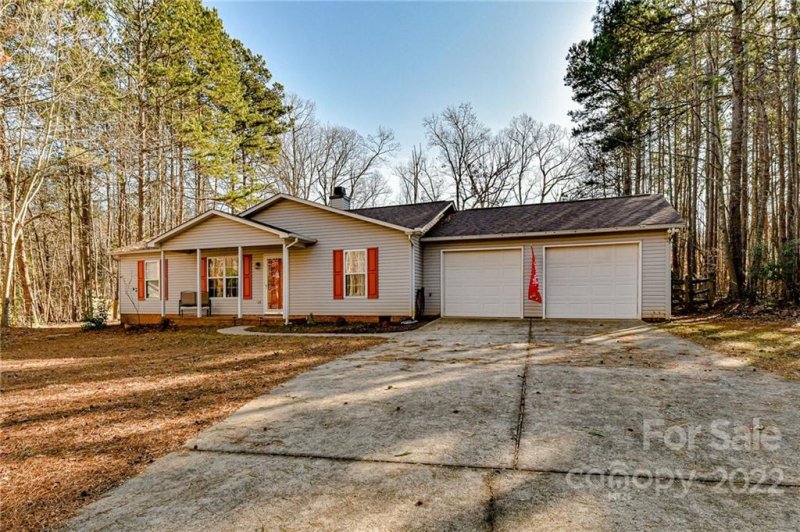 Property image 2 at 136 Creek Branch Drive, Mooresville, NC 28115