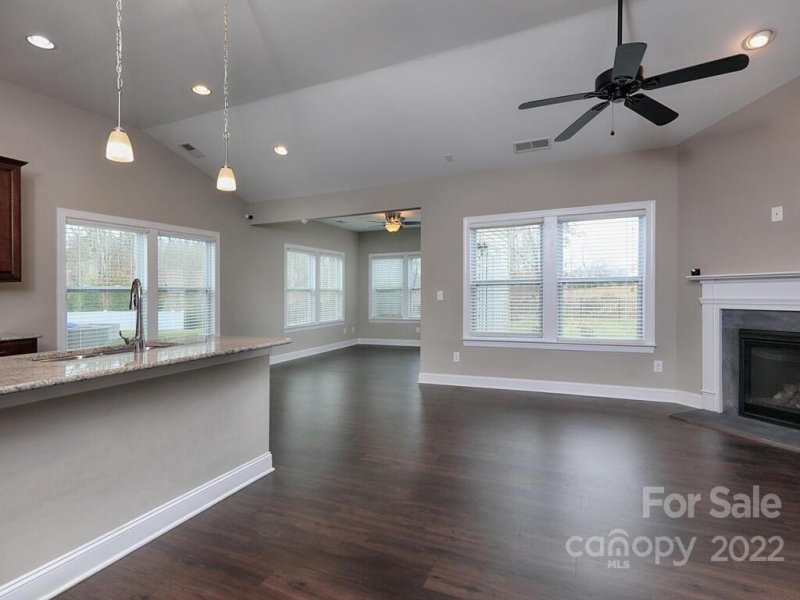 Property image 3 at 116 Paradise Hills Circle, Mooresville, NC 28115