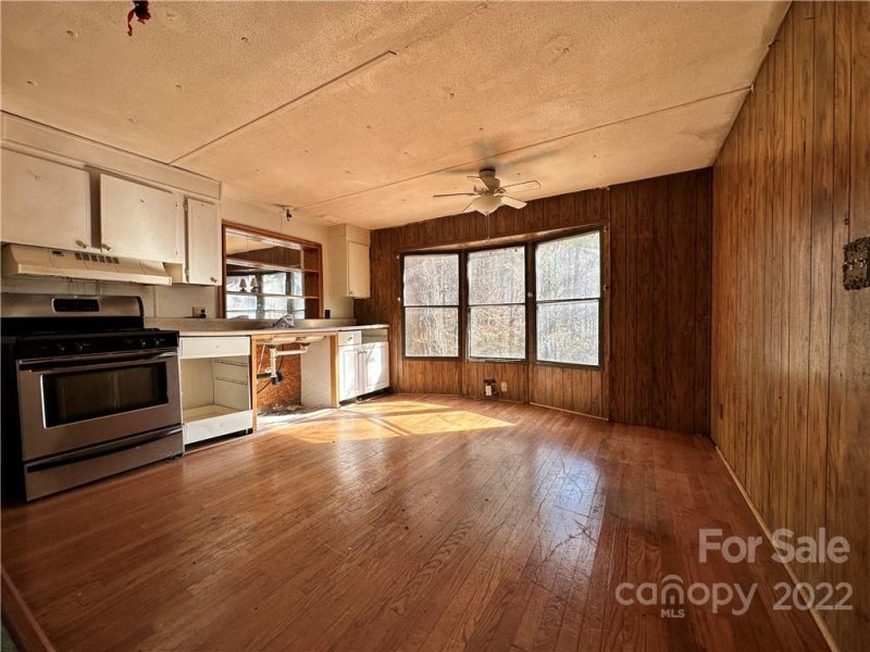 Property image 3 at 1116 Crestmont Lane, Denver, NC 28037