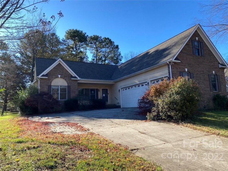 8004 St Andrews Lane