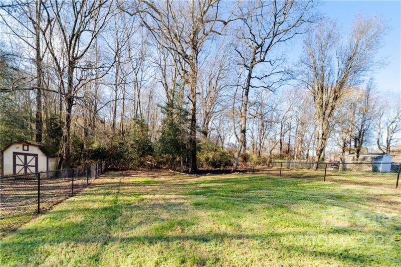 Property image 4 at 1733 Magnum Road, Hickory, NC 28602