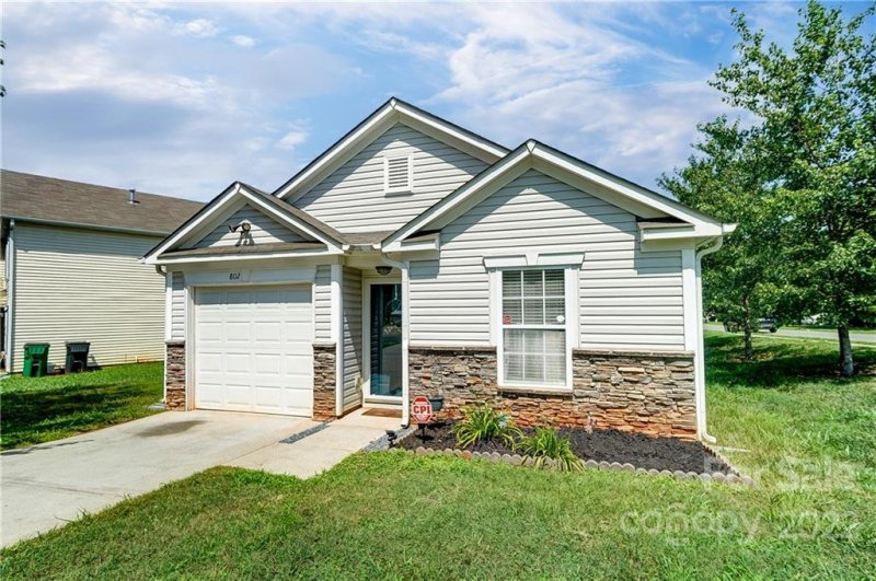 Property image 2 at 802 Swearngan Ridge Court, Charlotte, NC 28216