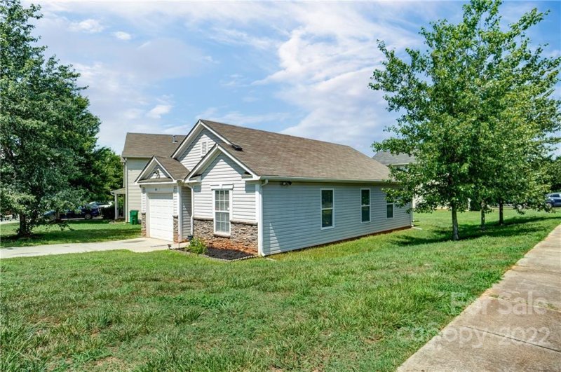 Property image 4 at 802 Swearngan Ridge Court, Charlotte, NC 28216