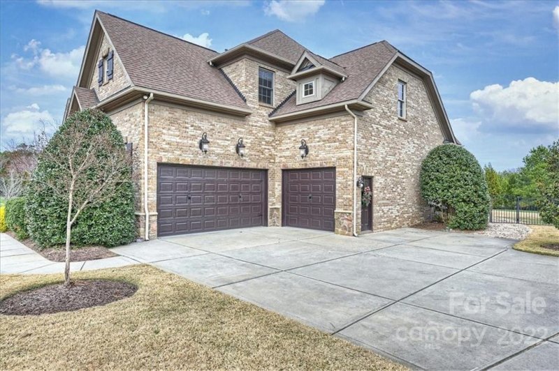 Property image 2 at 2003 Princessa Drive, Matthews, NC 28104