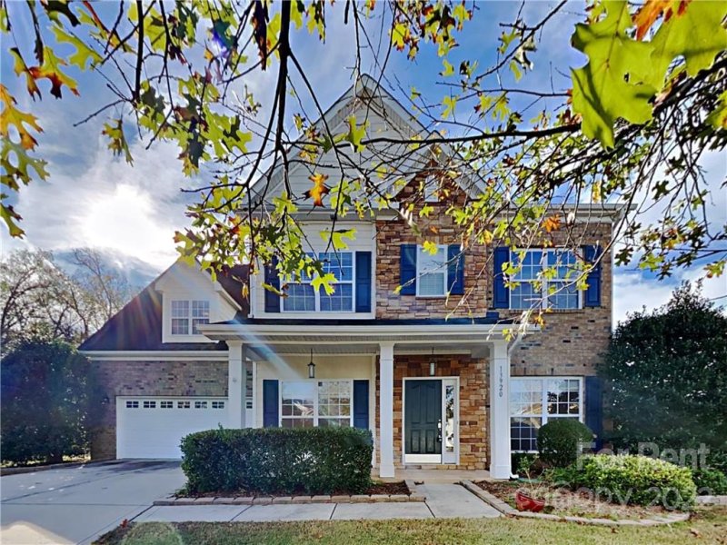 13920 Mill River Lane