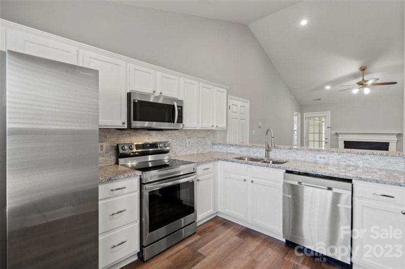 Property image 4 at 9113 Shenington Place, Charlotte, NC 28216