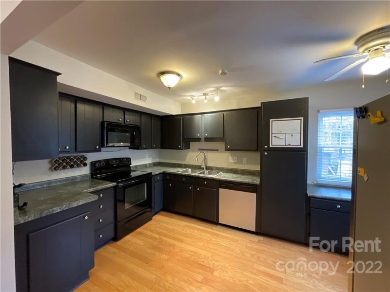 Property image 5 at 7624 Zermatt Lane, Charlotte, NC 28226