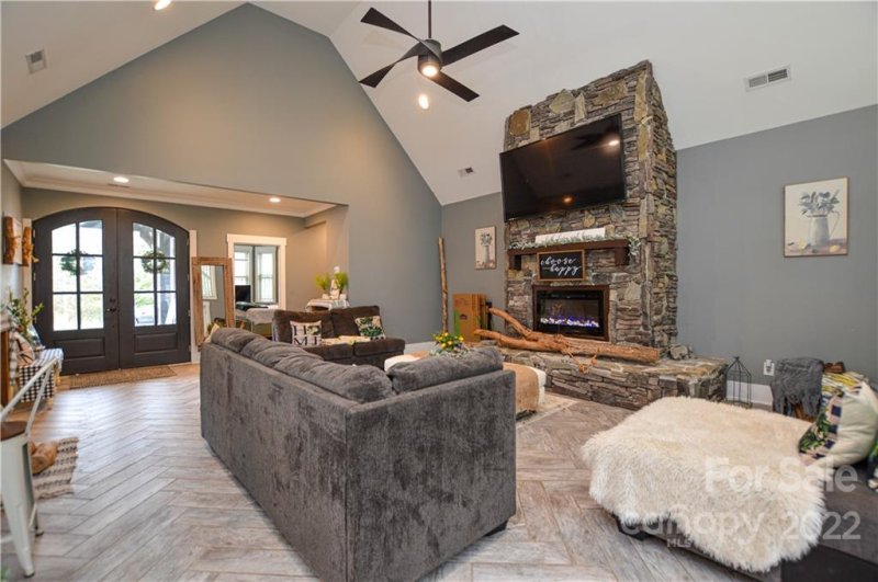 Property image 4 at 1937 Grace Lane, Charlotte, NC 28262