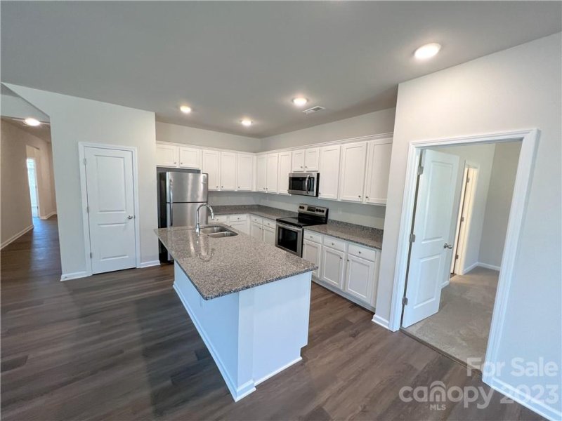 Property image 4 at 5120 Kings Pinnacle Drive, Kings Mountain, NC 28086