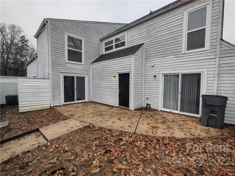 7001 Stonington Lane