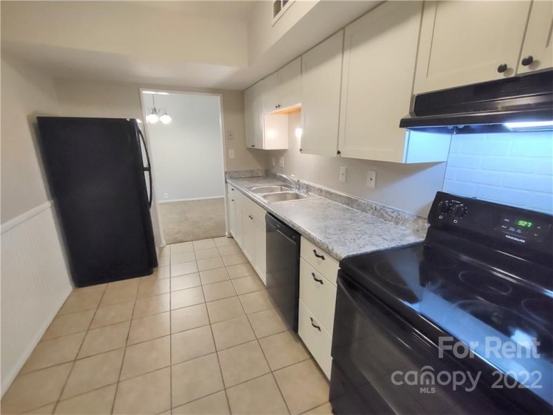 Property image 4 at 7001 Stonington Lane, Charlotte, NC 28227