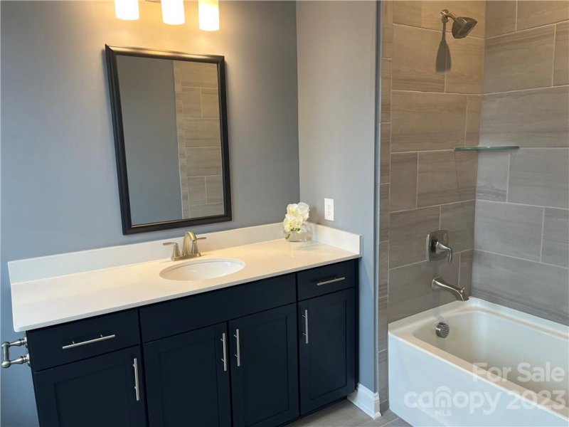 Property image 3 at 2562 Deacon Avenue, Charlotte, NC 28204