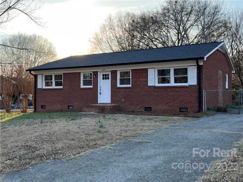 Property image 2 at 1037 Newcastle Road, Gastonia, NC 28052