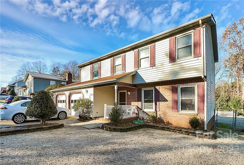 Property image 2 at 1500 Teddington Drive, Charlotte, NC 28214