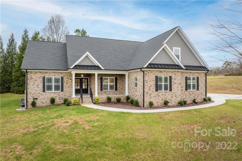 Property image 2 at 22 Kendall Lane, Taylorsville, NC 28681