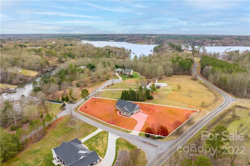 Property image 3 at 22 Kendall Lane, Taylorsville, NC 28681