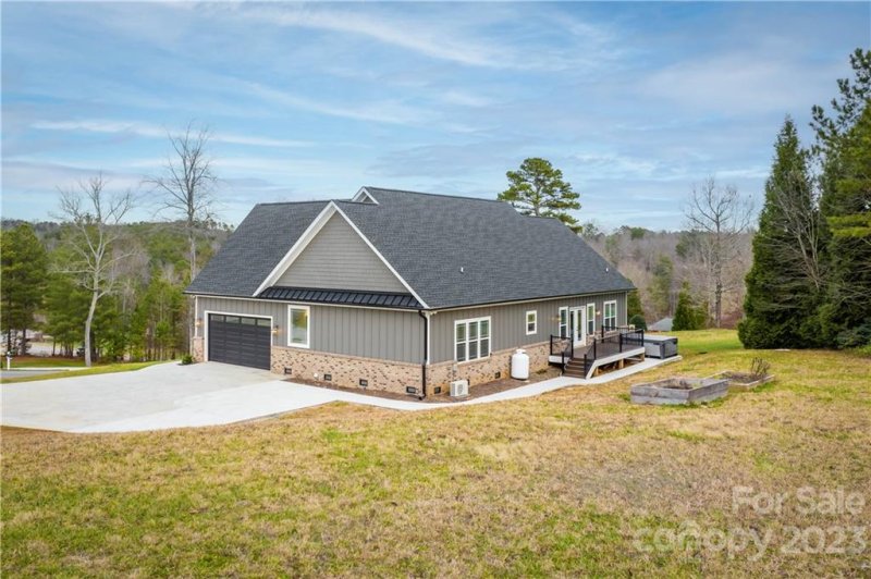 Property image 5 at 22 Kendall Lane, Taylorsville, NC 28681