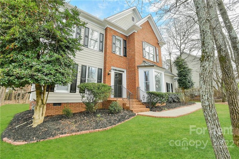 Property image 2 at 7923 Harrington Woods Road, Charlotte, NC 28269