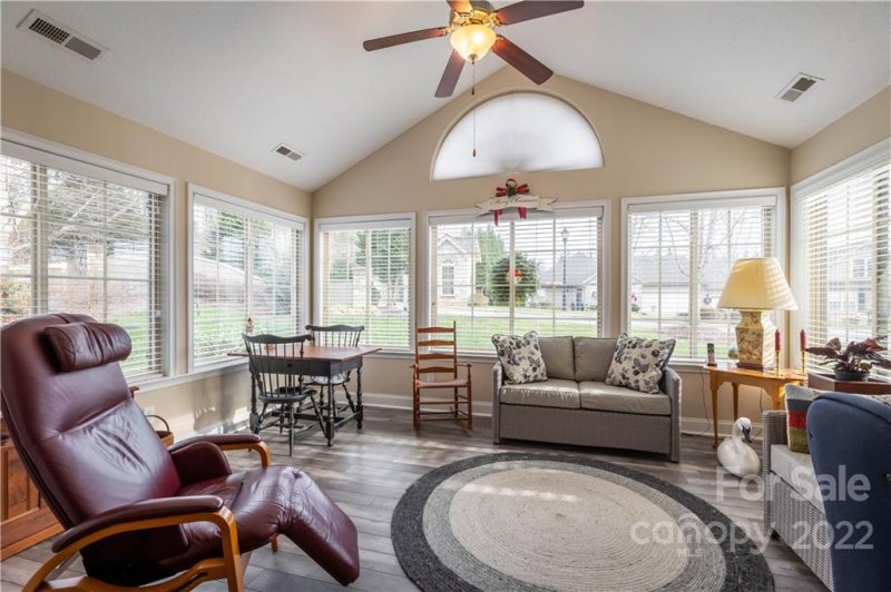 Property image 4 at 817 Wynnshire Drive, Hickory, NC 28601