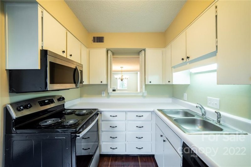 Property image 5 at 3624 Maple Glenn Lane, Charlotte, NC 28226