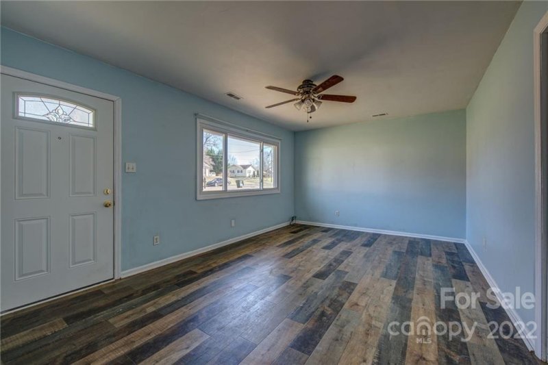 Property image 2 at 2327 Gaines Avenue, Gastonia, NC 28054
