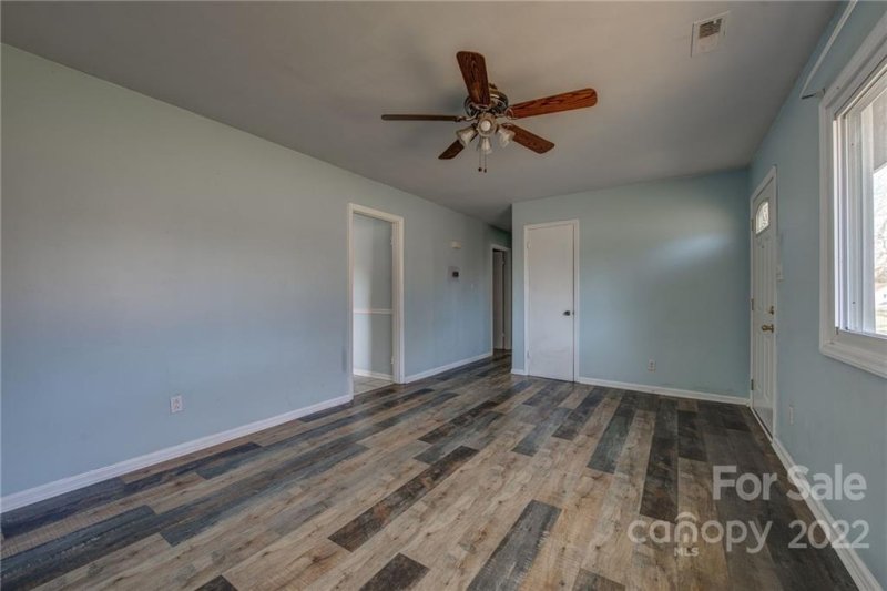 Property image 3 at 2327 Gaines Avenue, Gastonia, NC 28054