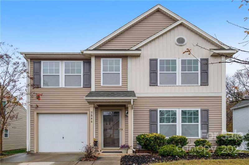 Property image 2 at 5846 Ringneck Road, Charlotte, NC 28216