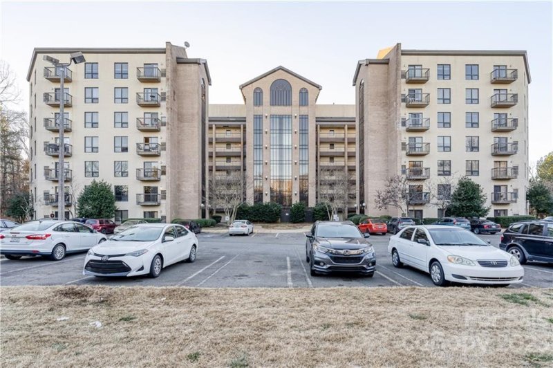 211 Heritage Boulevard