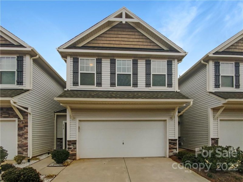 432 Tayberry Lane