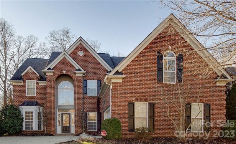 2316 River Oaks Drive