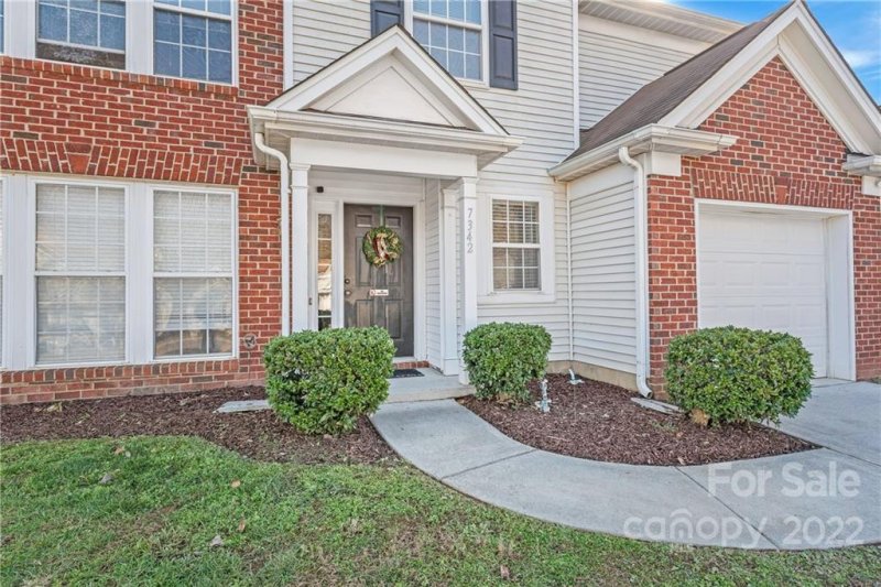Property image 4 at 7342 Balancing Rock Court, Charlotte, NC 28262