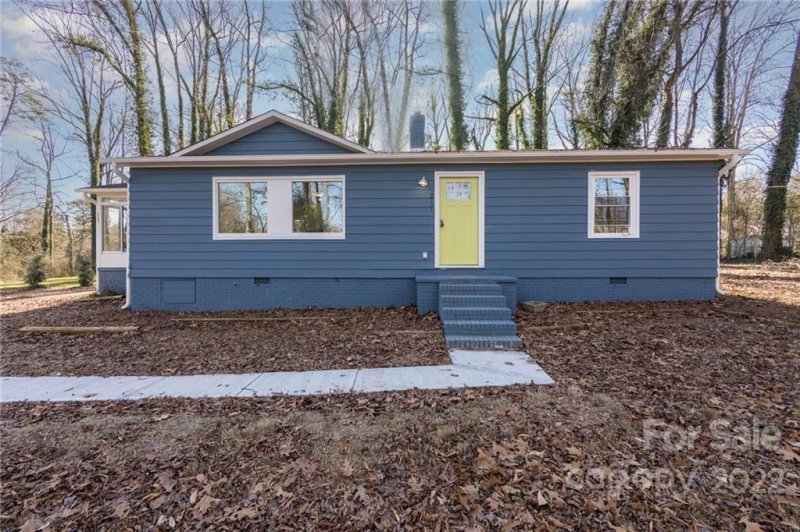 Property image 3 at 2101 Mcdonald Drive, Charlotte, NC 28216