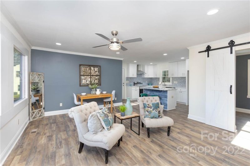 Property image 4 at 2101 Mcdonald Drive, Charlotte, NC 28216