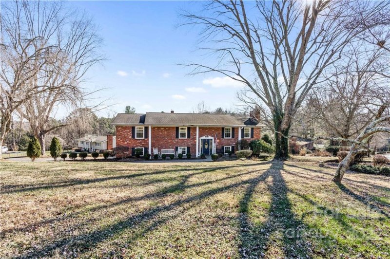 Property image 2 at 9 Glencliff Road, Candler, NC 28715