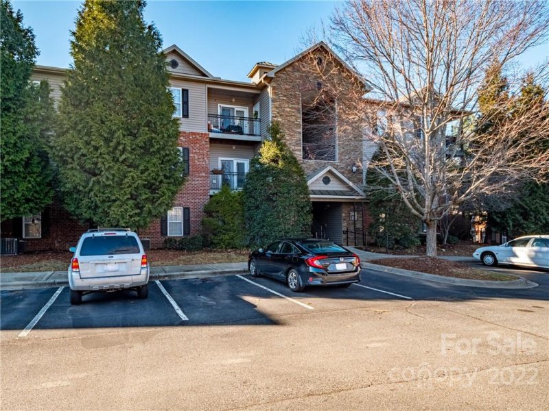 216 Appeldoorn Circle