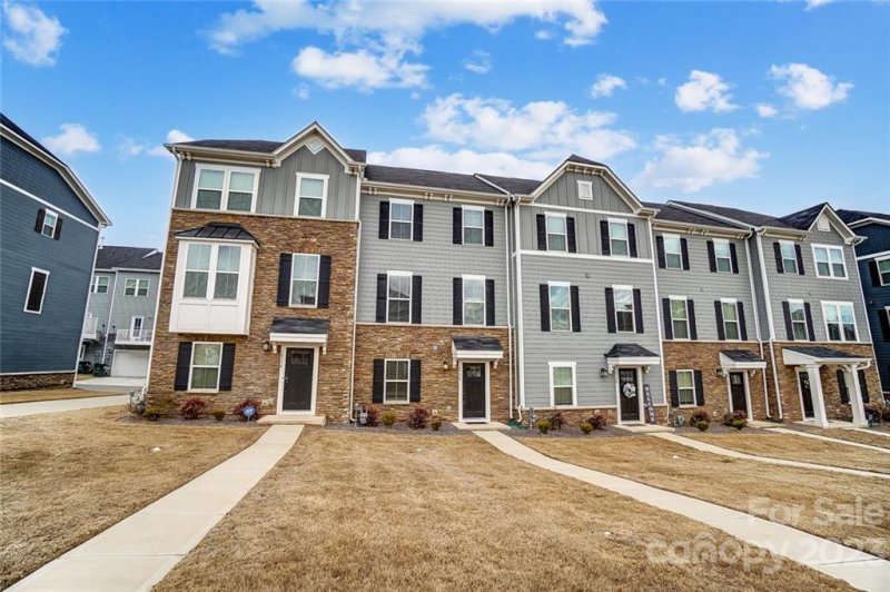 Property image 2 at 10772 Overlook Mountain Drive, Charlotte, NC 28216