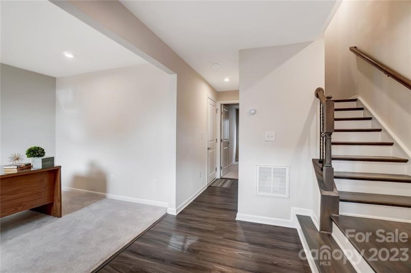 Property image 4 at 10772 Overlook Mountain Drive, Charlotte, NC 28216