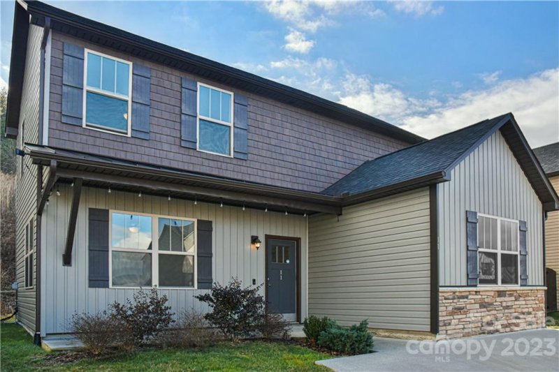 Property image 2 at 11 Mann Lane, Fletcher, NC 28732
