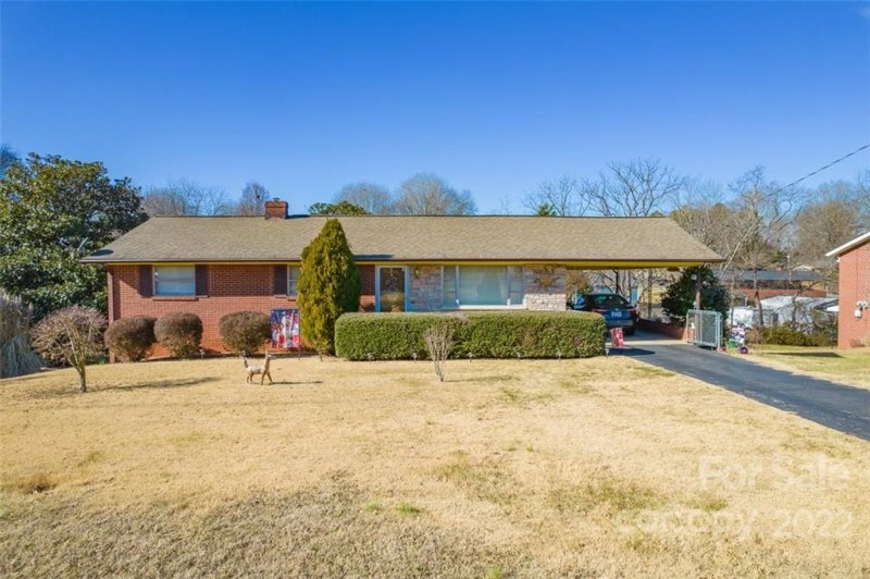 Property image 2 at 1473 21st Street, Hickory, NC 28601