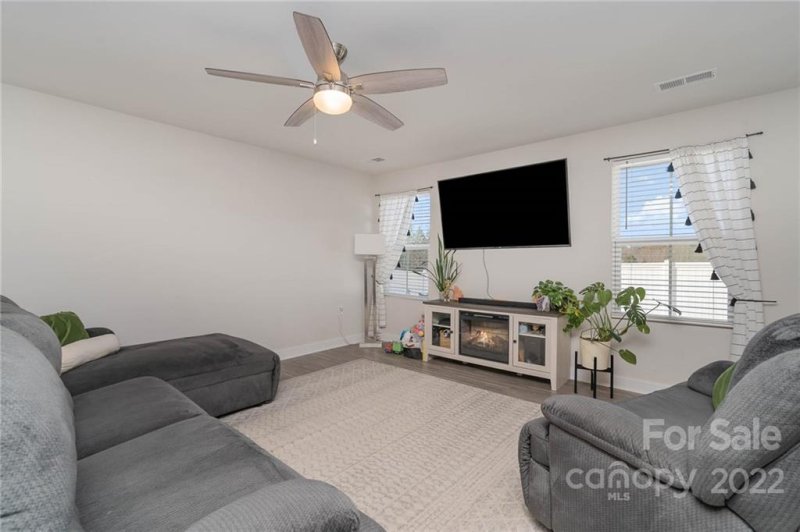 Property image 5 at 6033 Bellastead Drive, Charlotte, NC 28214