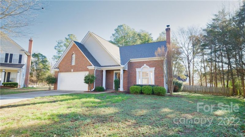 Property image 2 at 8803 Cedar Run Way, Charlotte, NC 28273